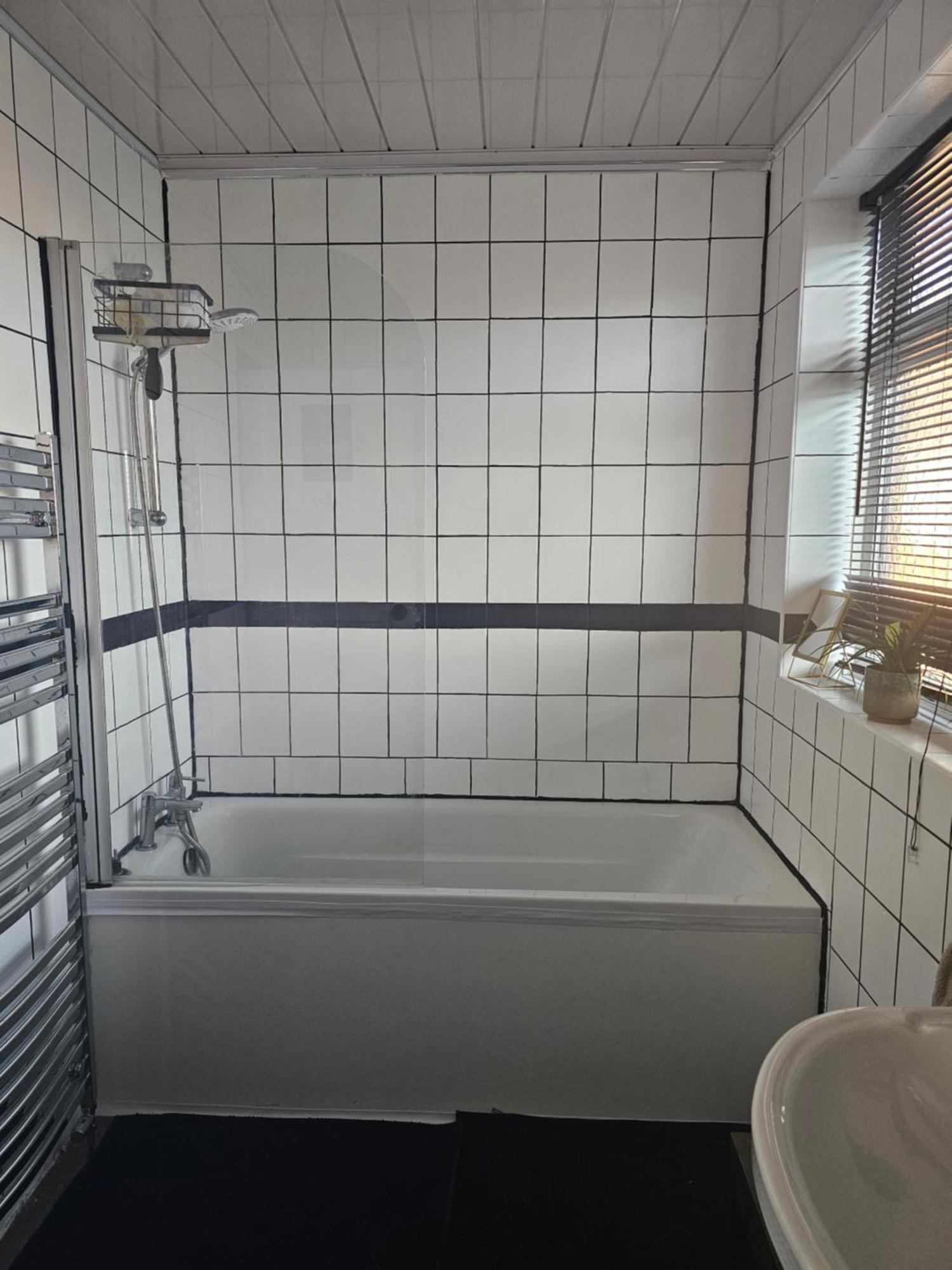 Double Bedroom Located Close To Manchester Airport Уидъншоо Екстериор снимка