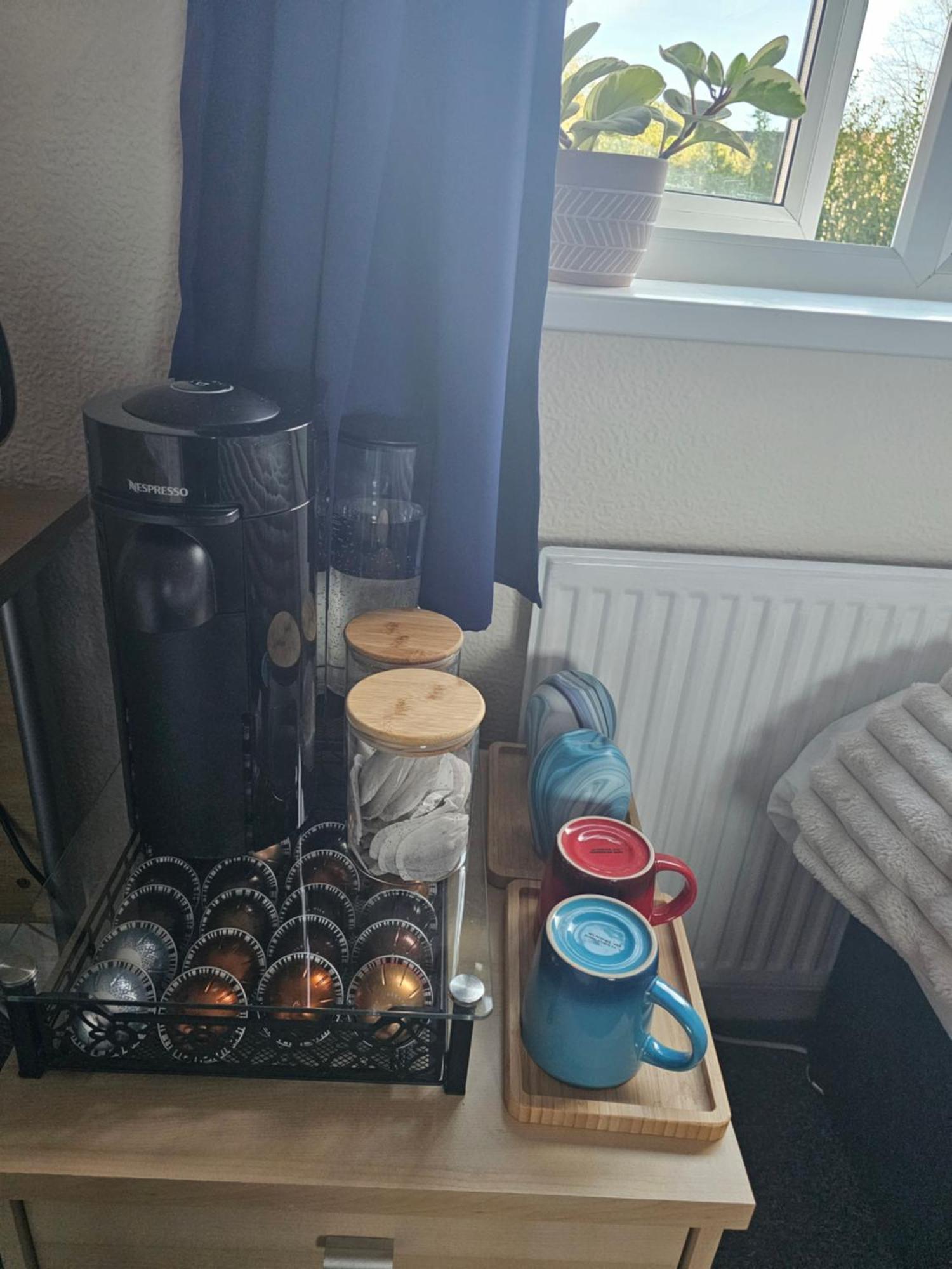 Double Bedroom Located Close To Manchester Airport Уидъншоо Екстериор снимка